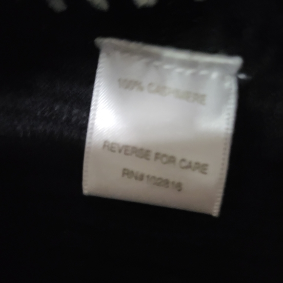 Garnet Hill Black V-Neck 100% Cashmere Sweater